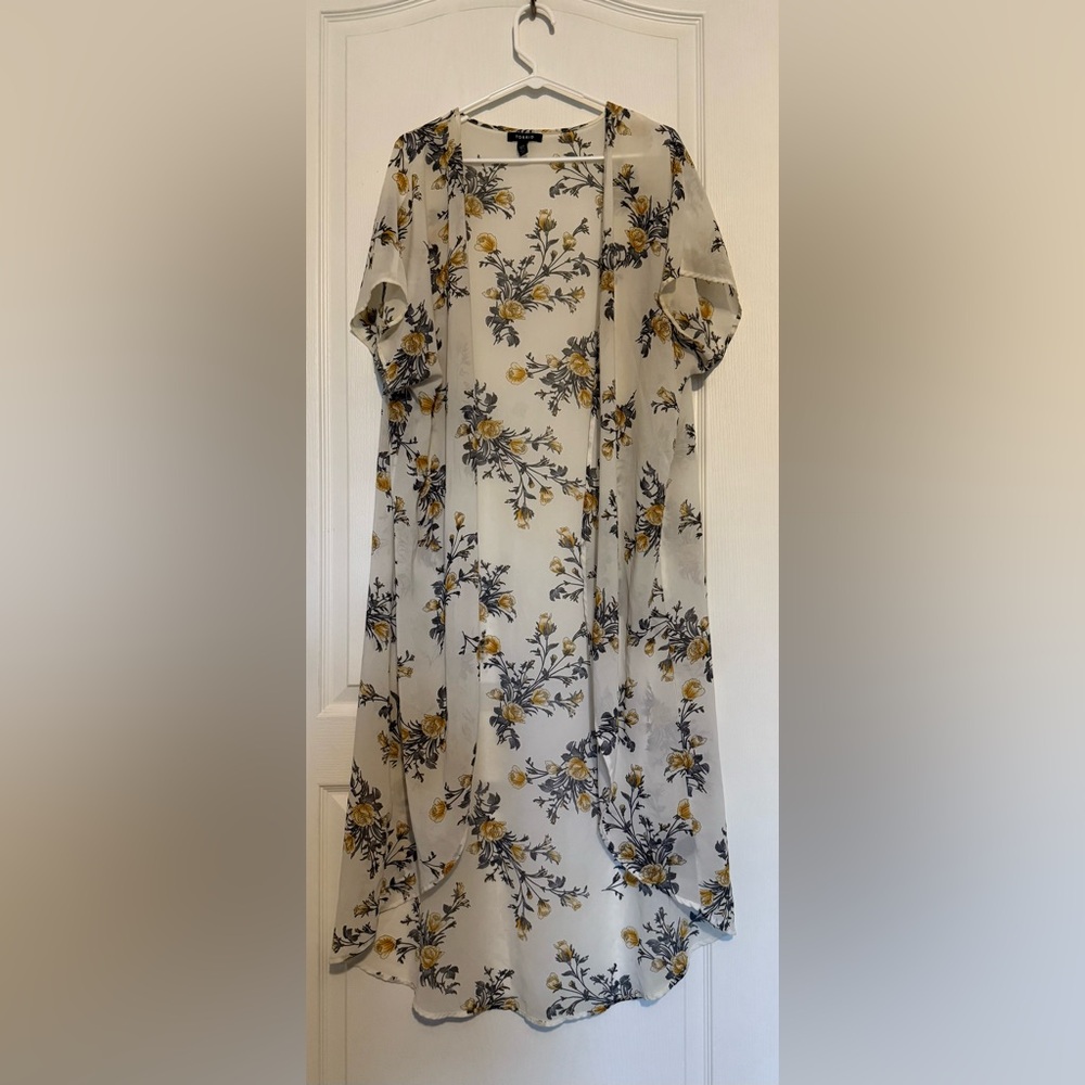 Torrid Floral Lightweight Shawl Cover Up Yellow Gray White/Cream Plus Size 1/2